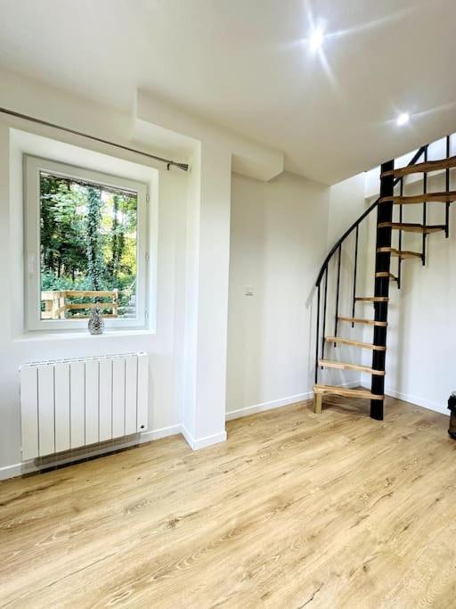 Jungle Appartement Avec Terrasse Laon Exterior photo